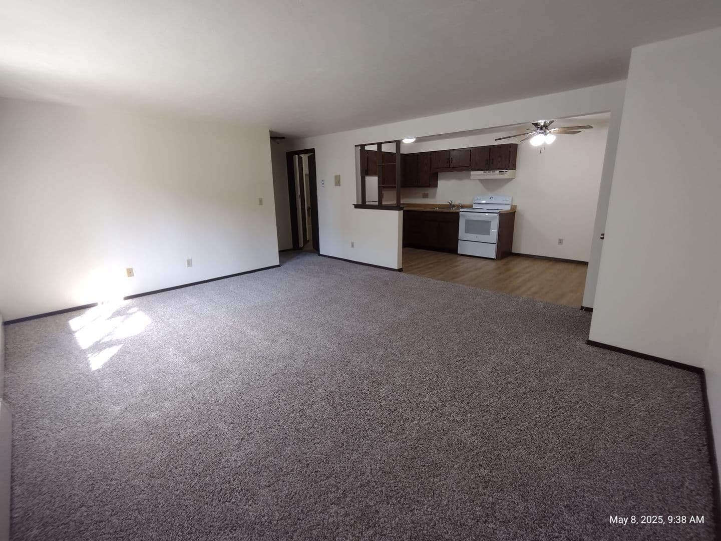 Green Bay Apartment: 1398 Kingston Terrace