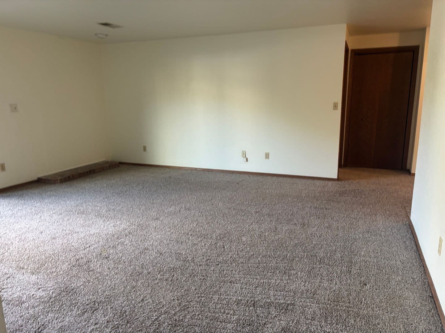 Appleton Apartment: Wiechmann Enterprises II LLC aka Nicolet Apartments