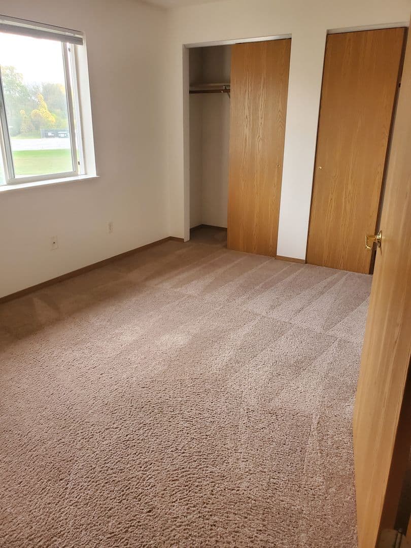 Plymouth Apartment: 225 S River Blvd