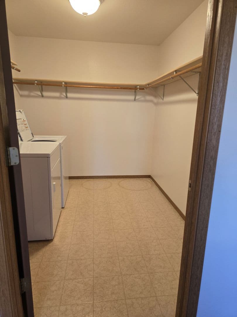 Plymouth Apartment: 225 S River Blvd