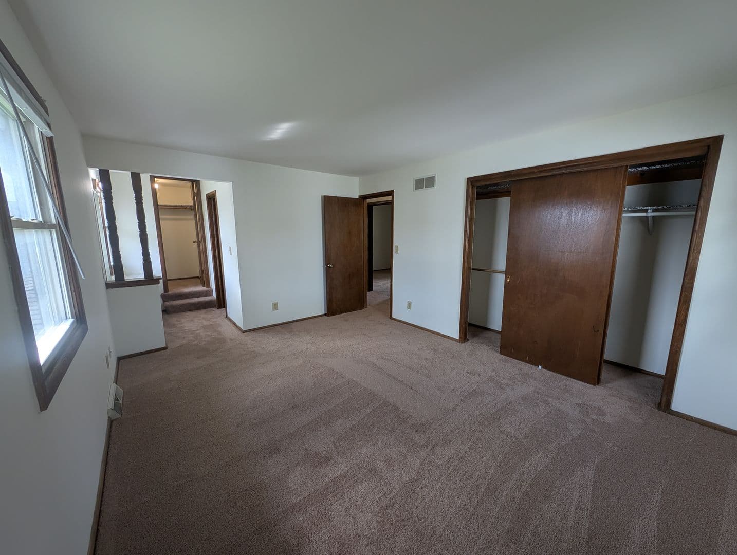 Brookfield Apartment: 1345 Dover Place