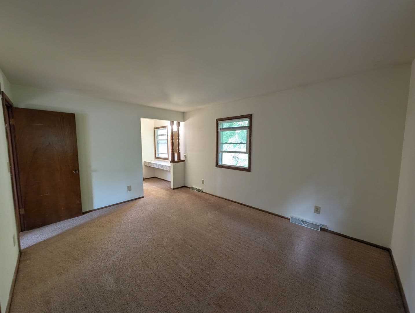 Brookfield Apartment: 1345 Dover Place