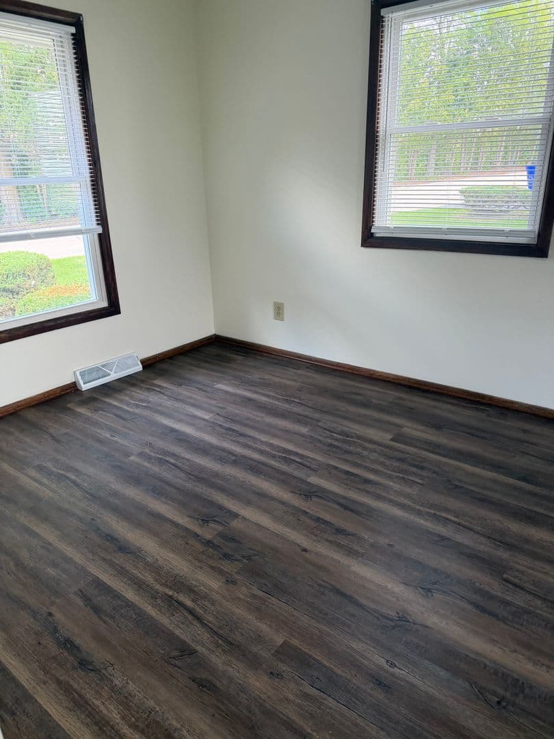 Brookfield Apartment: 1345 Dover Place