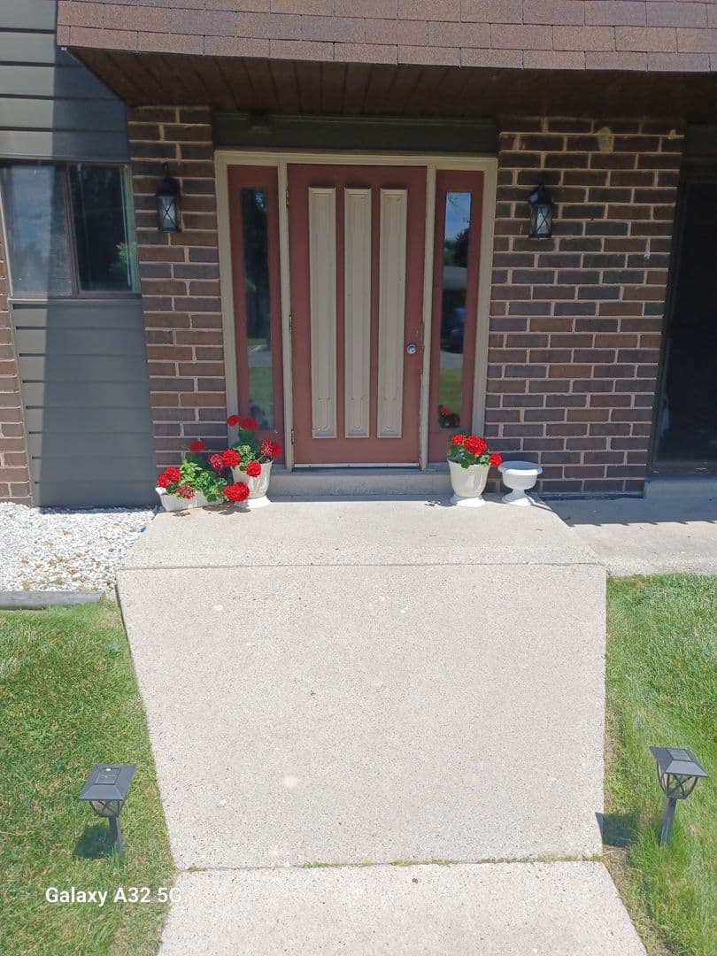 Sheboygan Apartment: 1015 Willow Ave