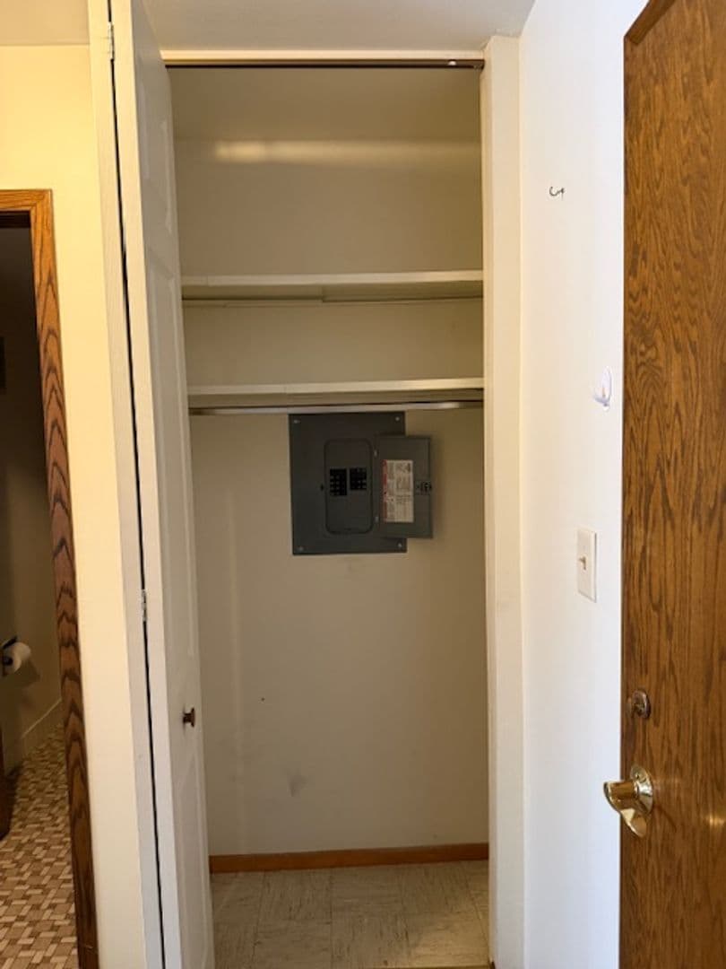 New Holstein Apartment: 2129 Randolph Ave