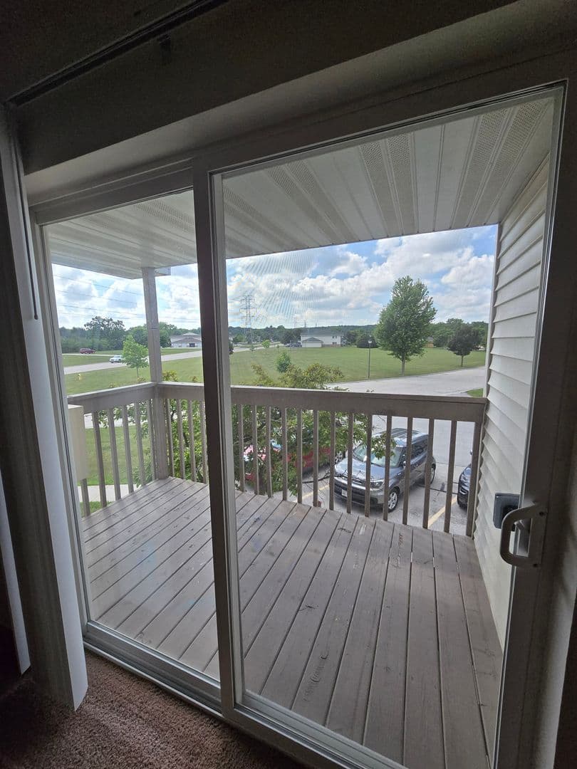 Plymouth Apartment: 225 S River Blvd