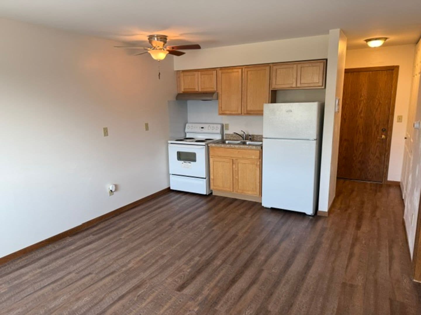 New Holstein Apartment: 2129 Randolph Ave