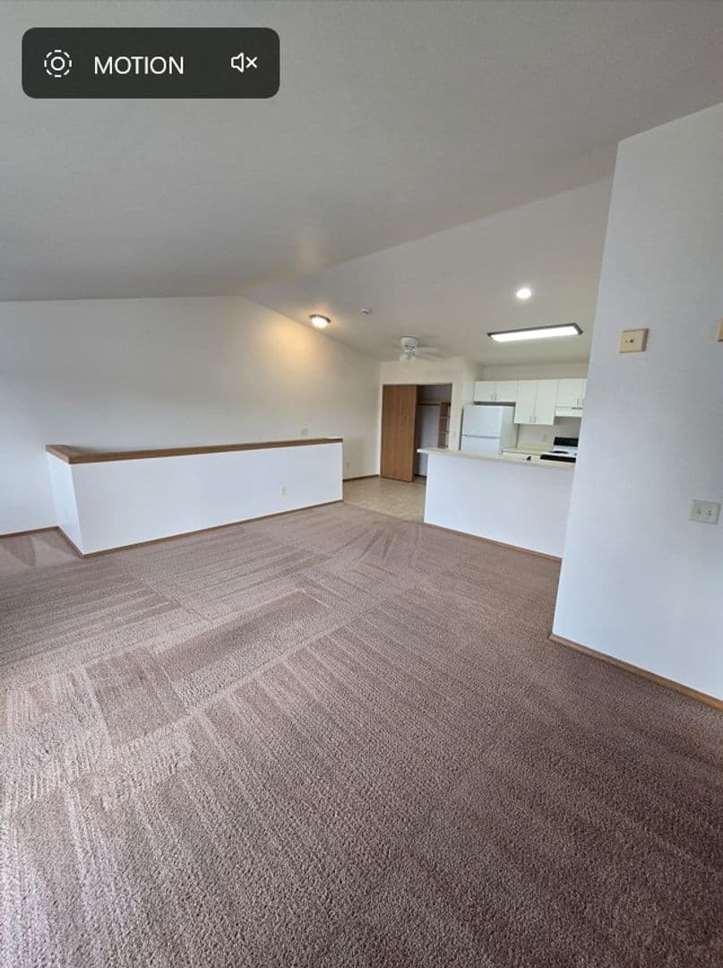 Plymouth Apartment: 225 S River Blvd