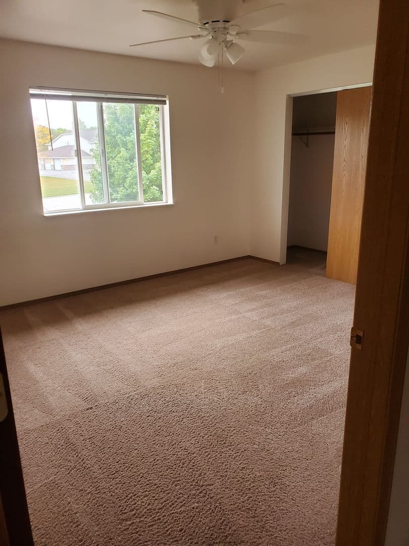 Plymouth Apartment: 225 S River Blvd