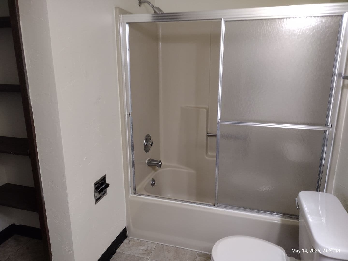 Green Bay Apartment: 1398 Kingston Terrace