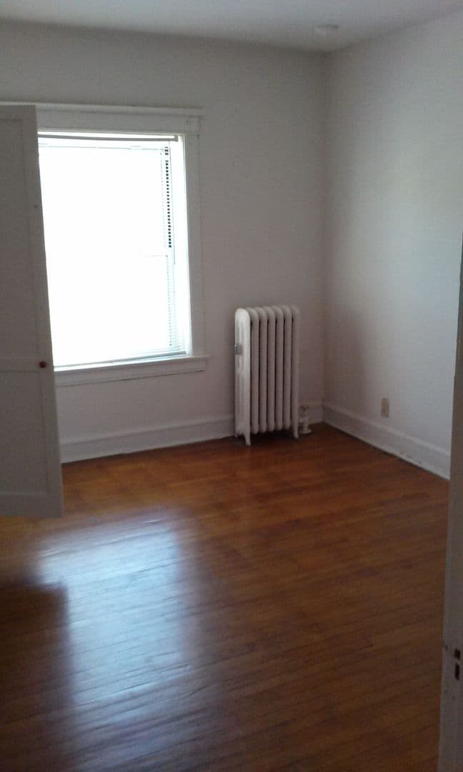 Milwaukee Apartment: 2577-79-81 N Stowell Ave