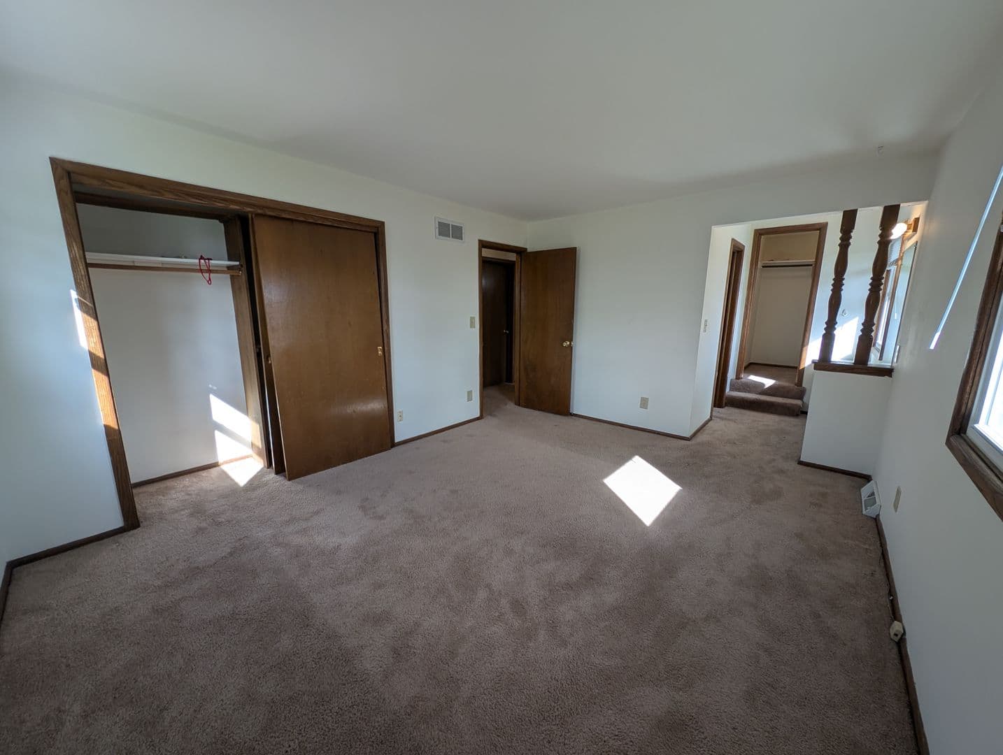 Brookfield Apartment: 1345 Dover Place