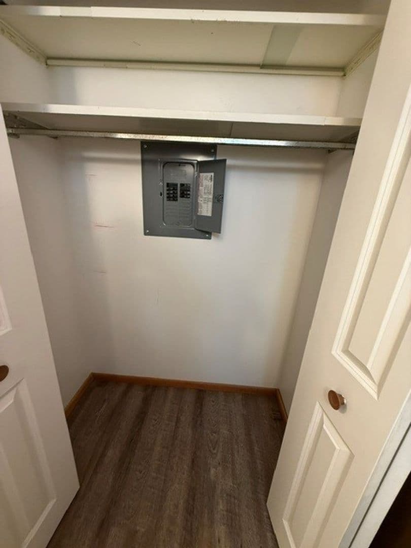New Holstein Apartment: 2129 Randolph Ave