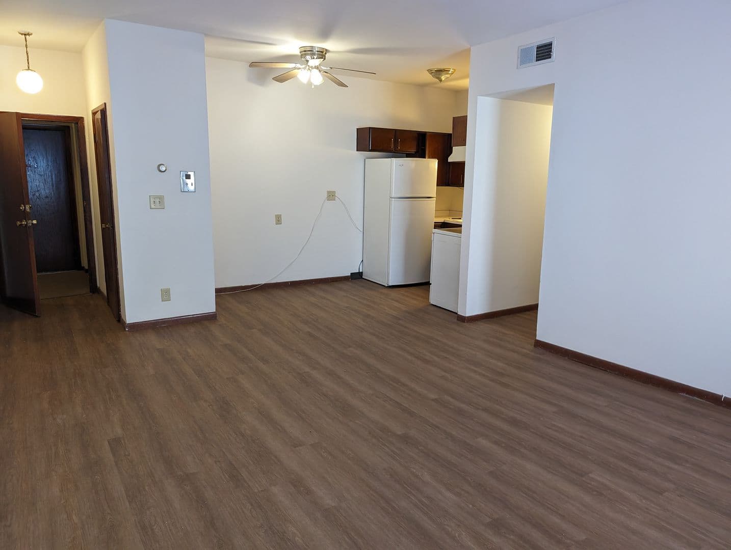 Milwaukee Apartment: 2520 N Stowell Ave
