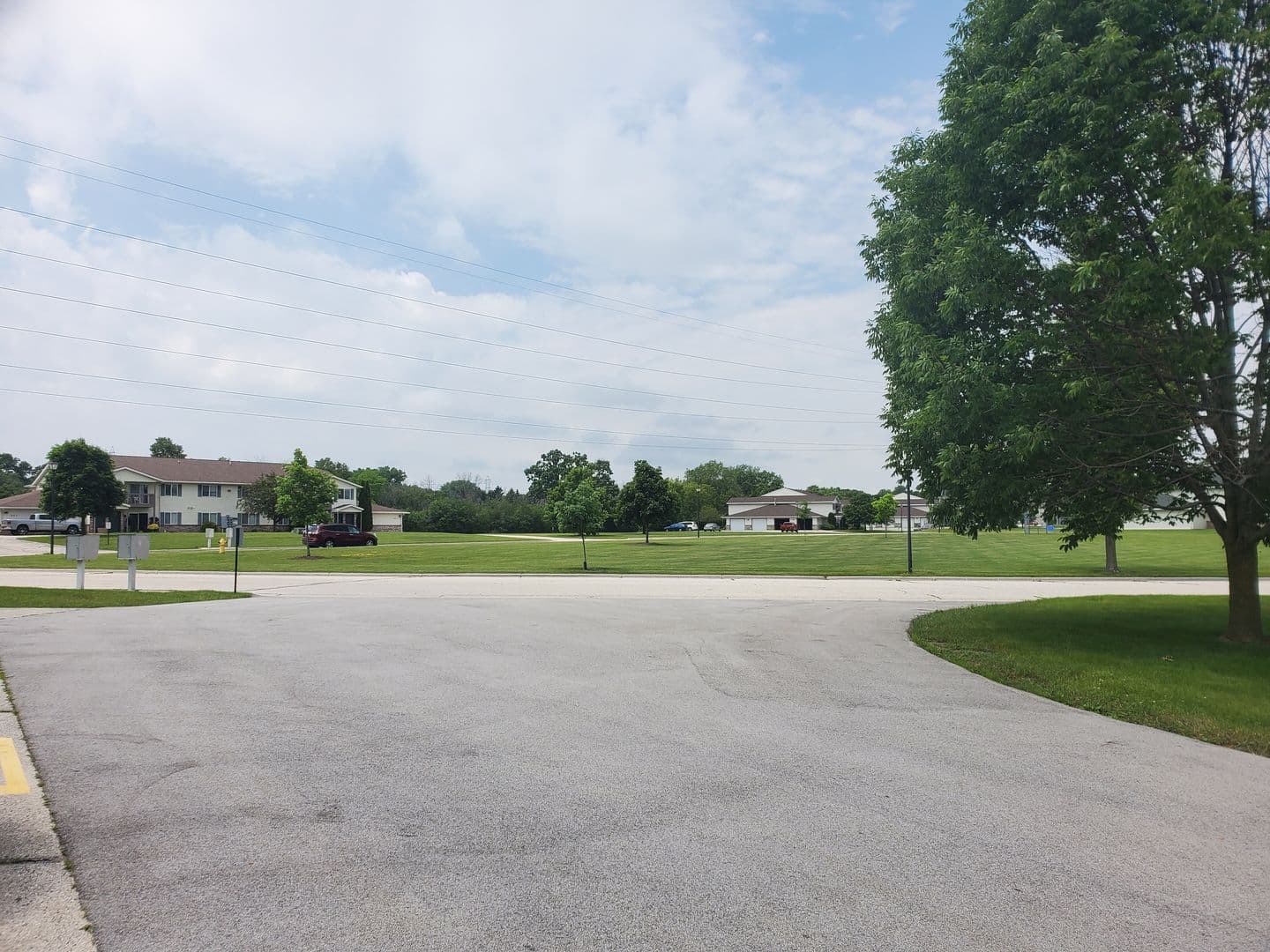 Plymouth Apartment: 225 S River Blvd