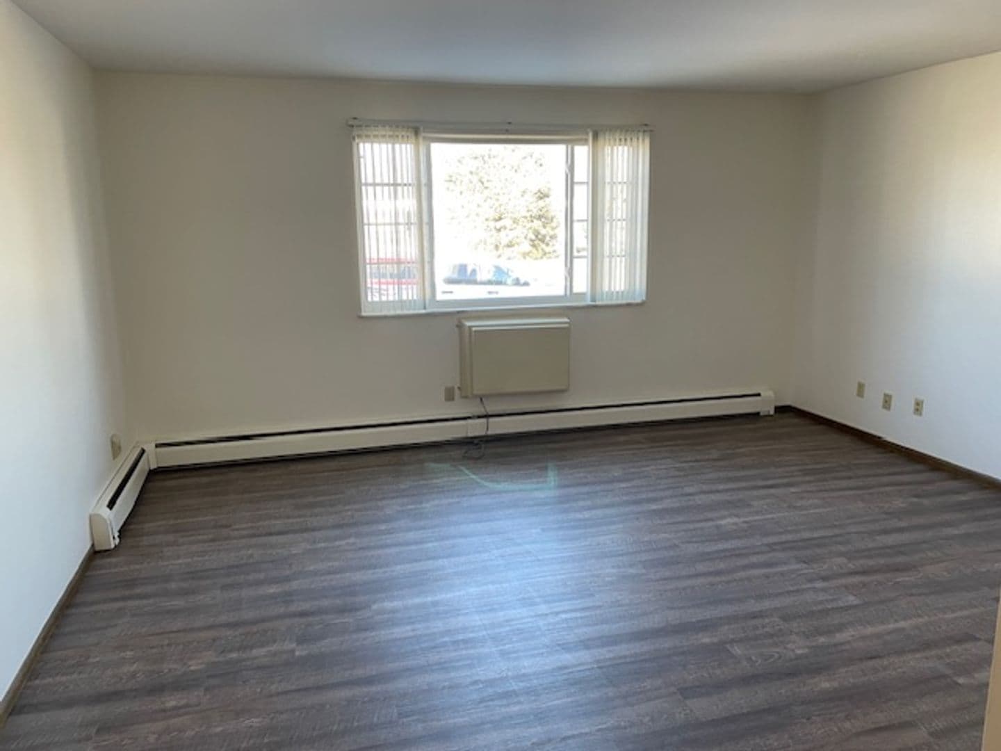 New Holstein Apartment: 2129 Randolph Ave
