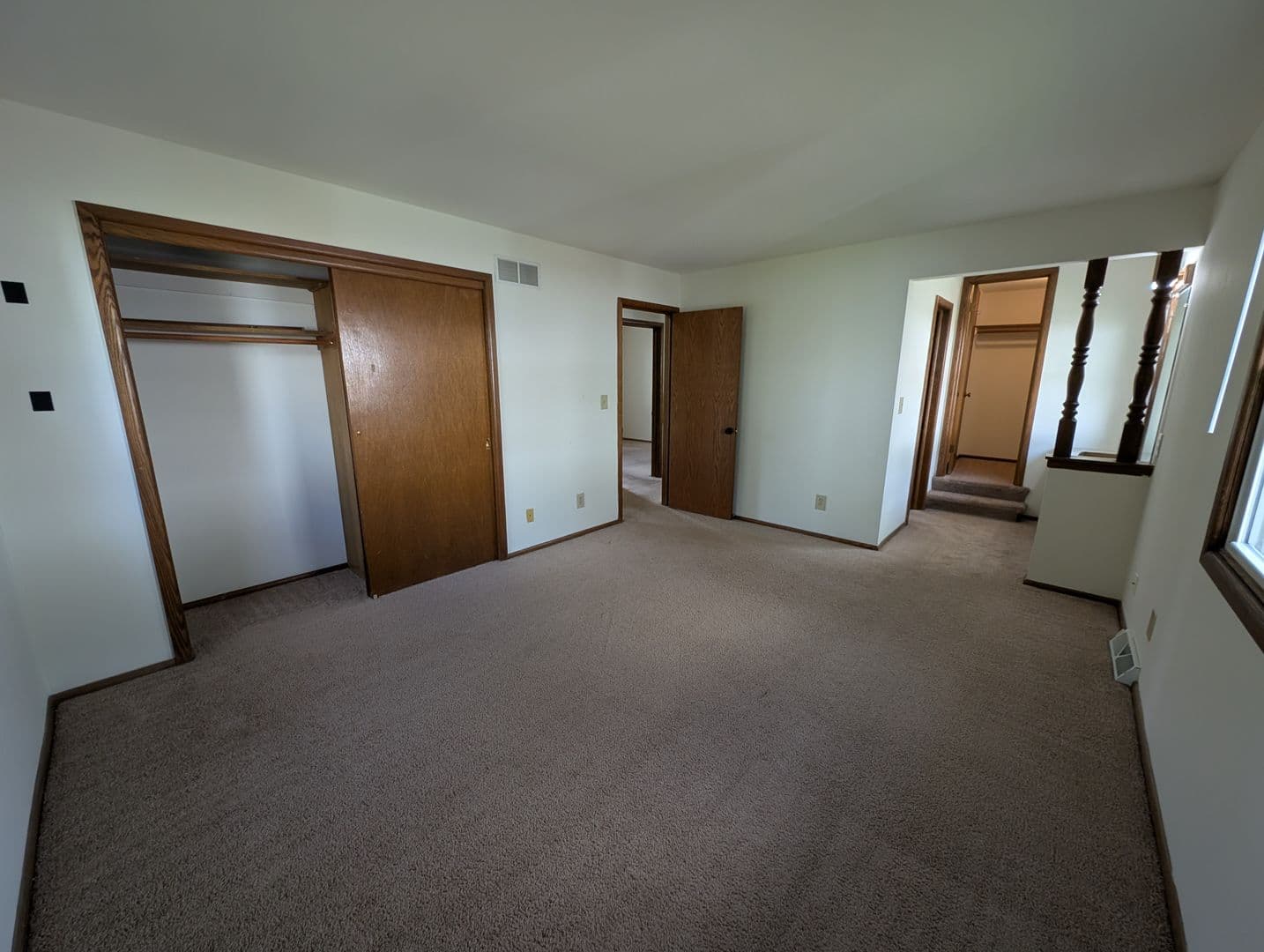 Brookfield Apartment: 1345 Dover Place
