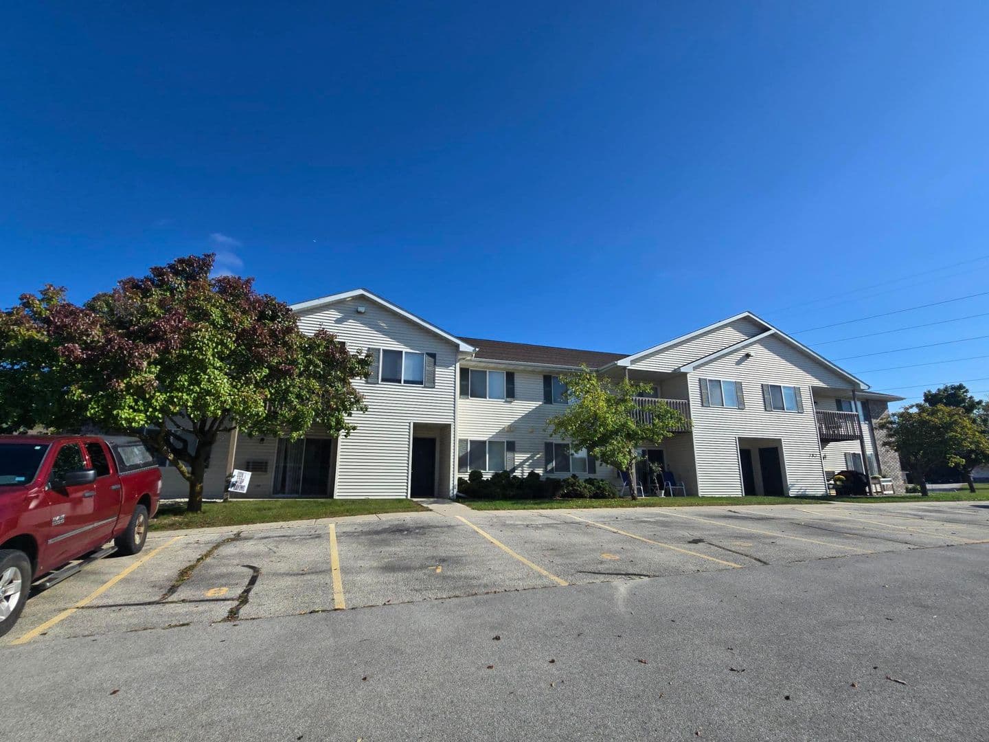 Plymouth Apartment: 225 S River Blvd