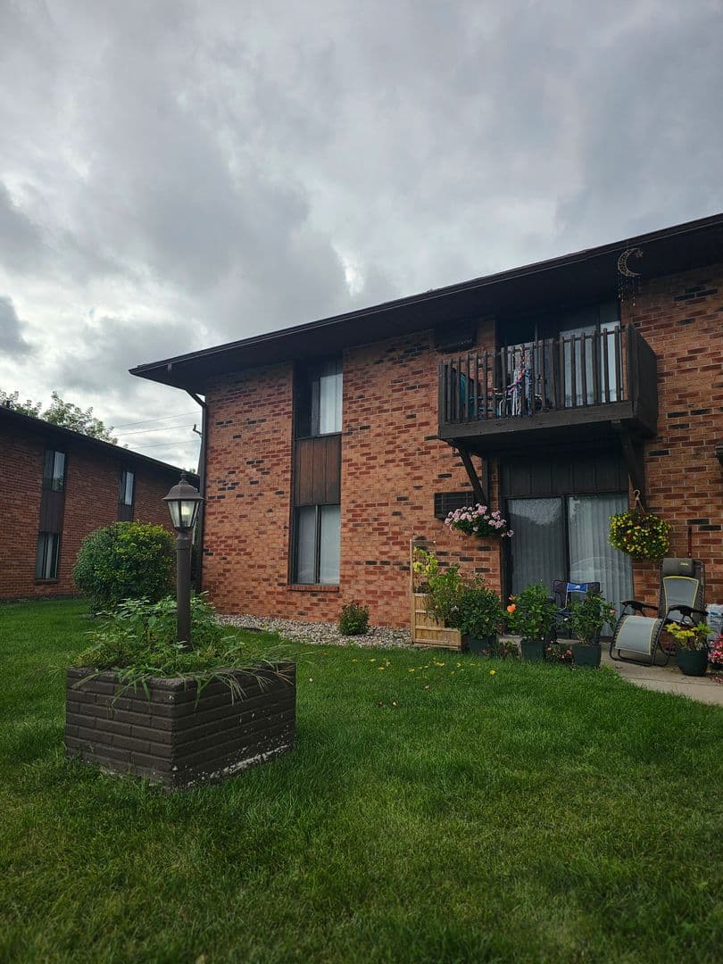 Appleton Apartment: 1201 East Gunn St # 5