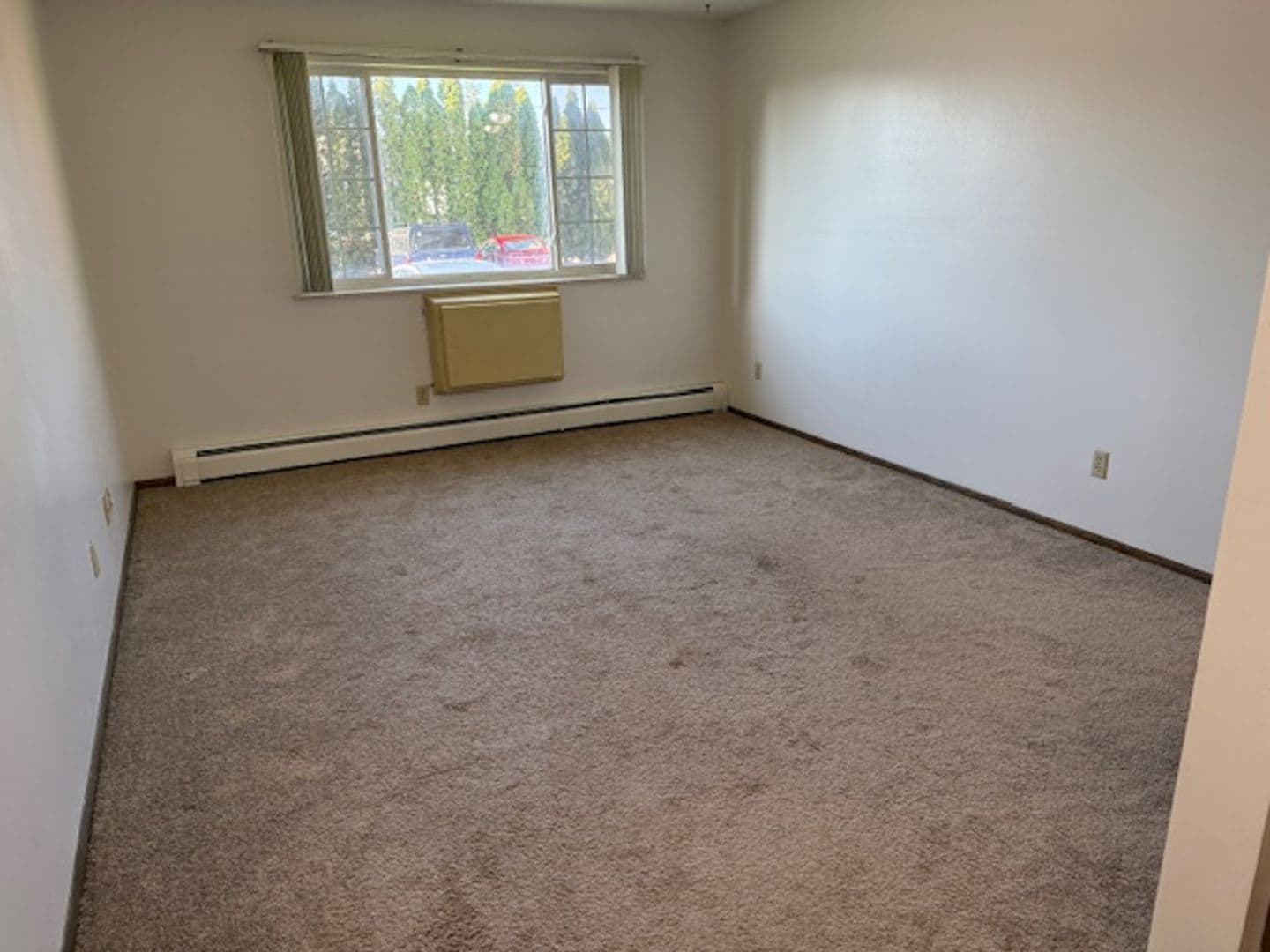 New Holstein Apartment: 2129 Randolph Ave