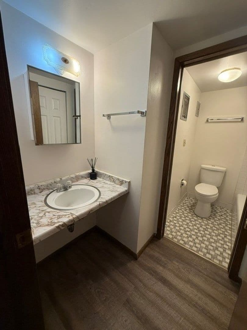 New Holstein Apartment: 2129 Randolph Ave