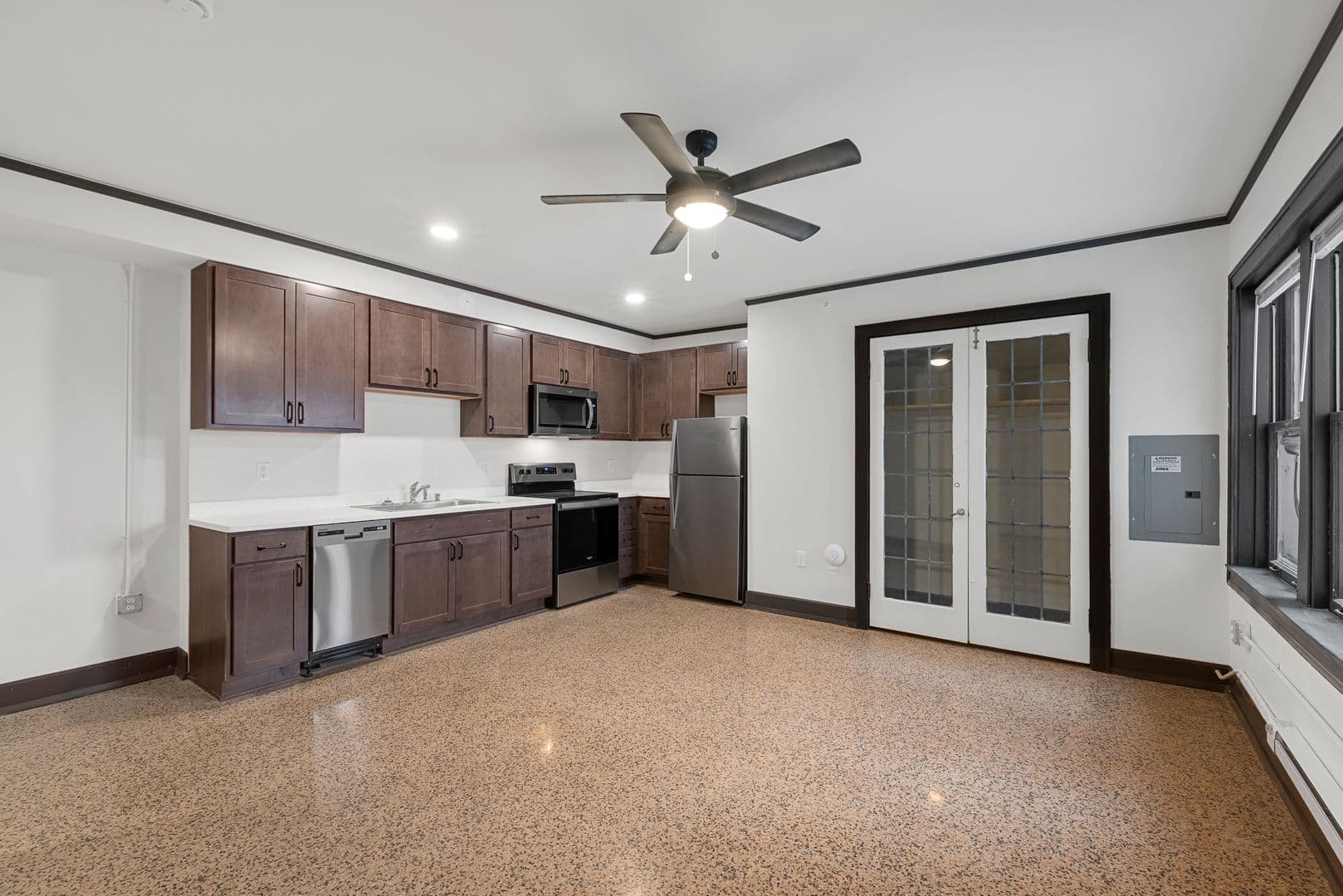 Milwaukee Apartment: 809 N 27th