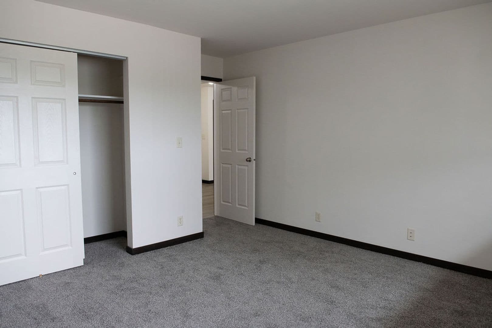 West Allis Apartment: 3226 S. 108th