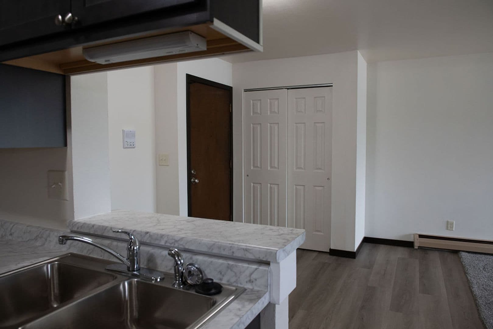 West Allis Apartment: 3226 S. 108th