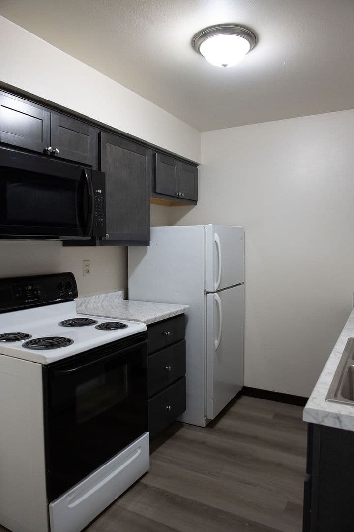 West Allis Apartment: 3226 S. 108th