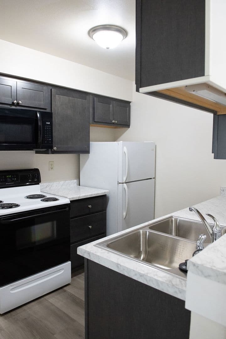West Allis Apartment: 3226 S. 108th