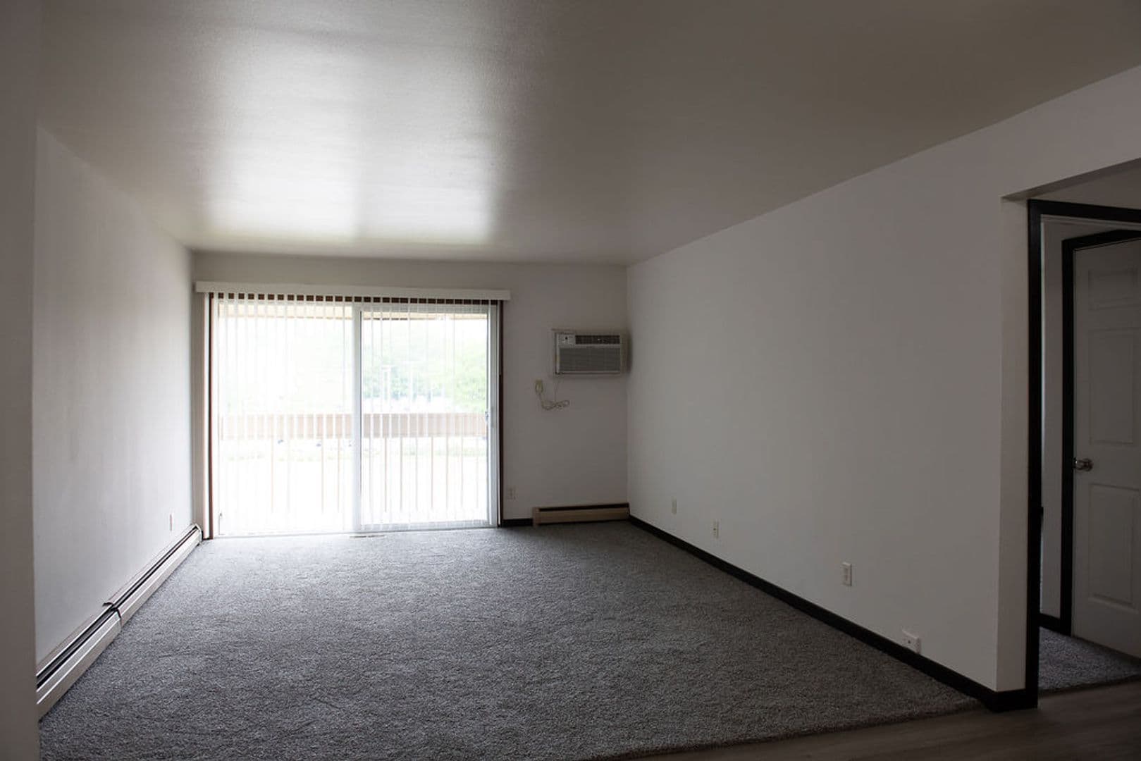 West Allis Apartment: 3226 S. 108th