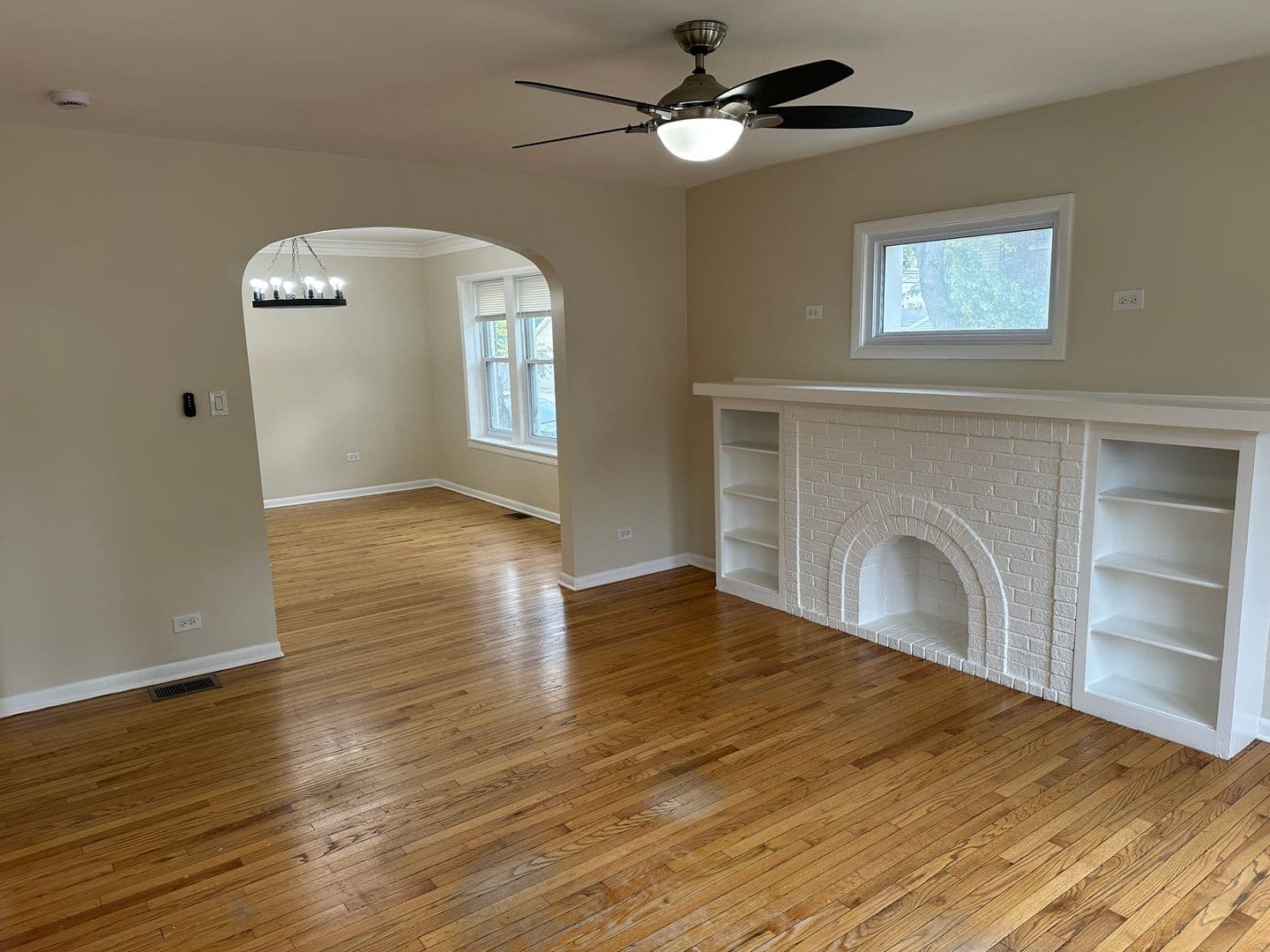 Chicago Apartment: 3420-24 W Waveland Ave