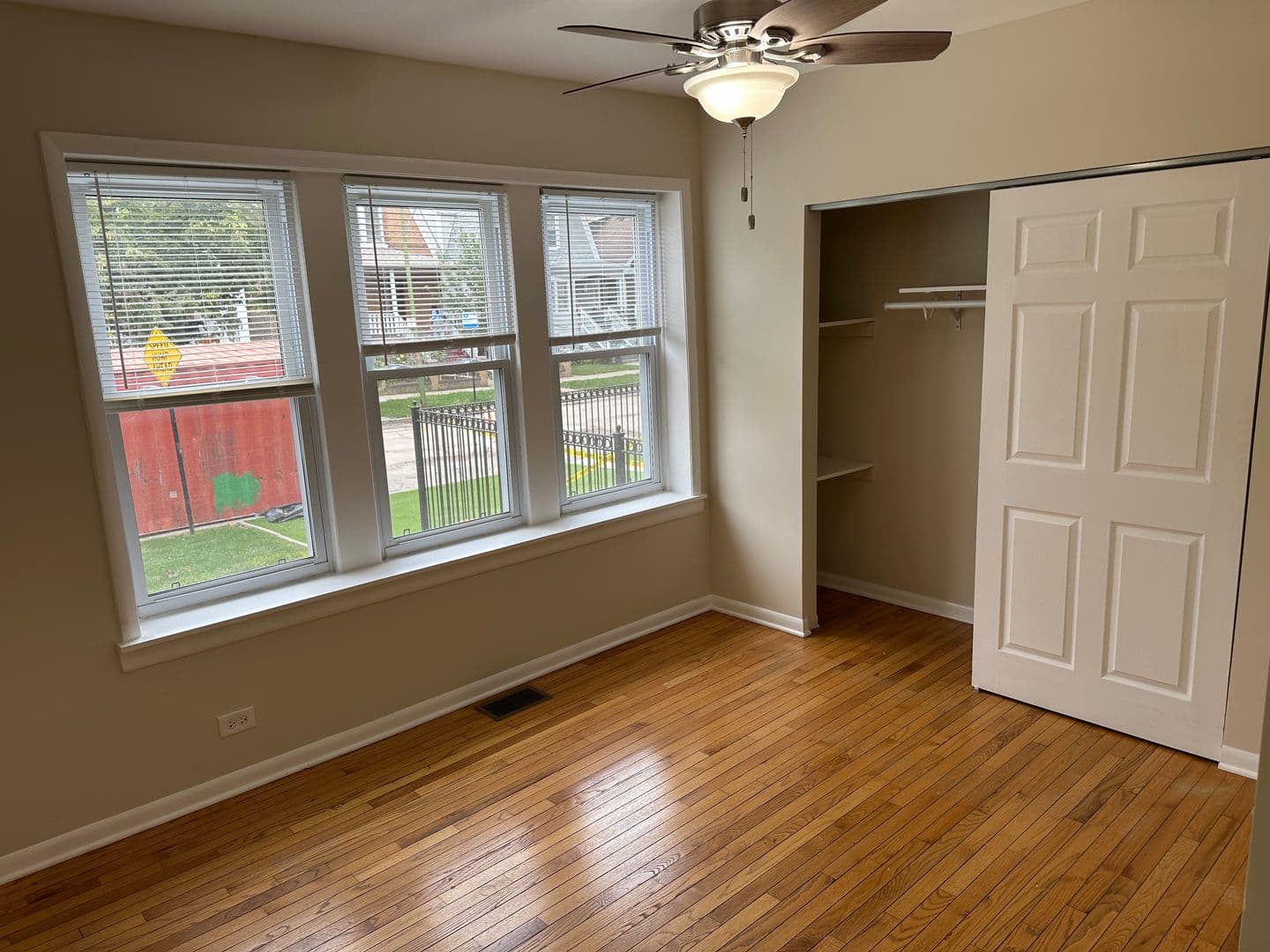 Chicago Apartment: 3420-24 W Waveland Ave