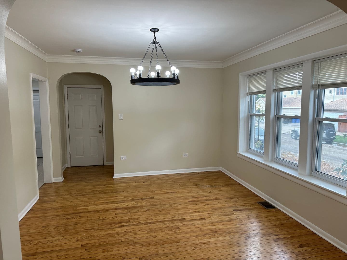 Chicago Apartment: 3420-24 W Waveland Ave