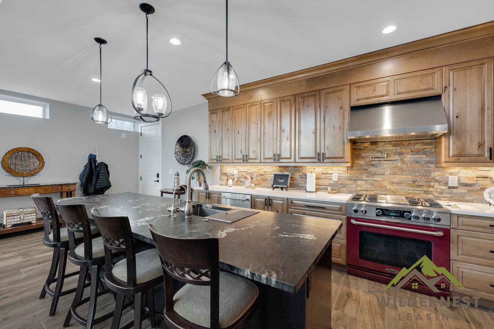 Silverthorne House: 332 Lake View Dr