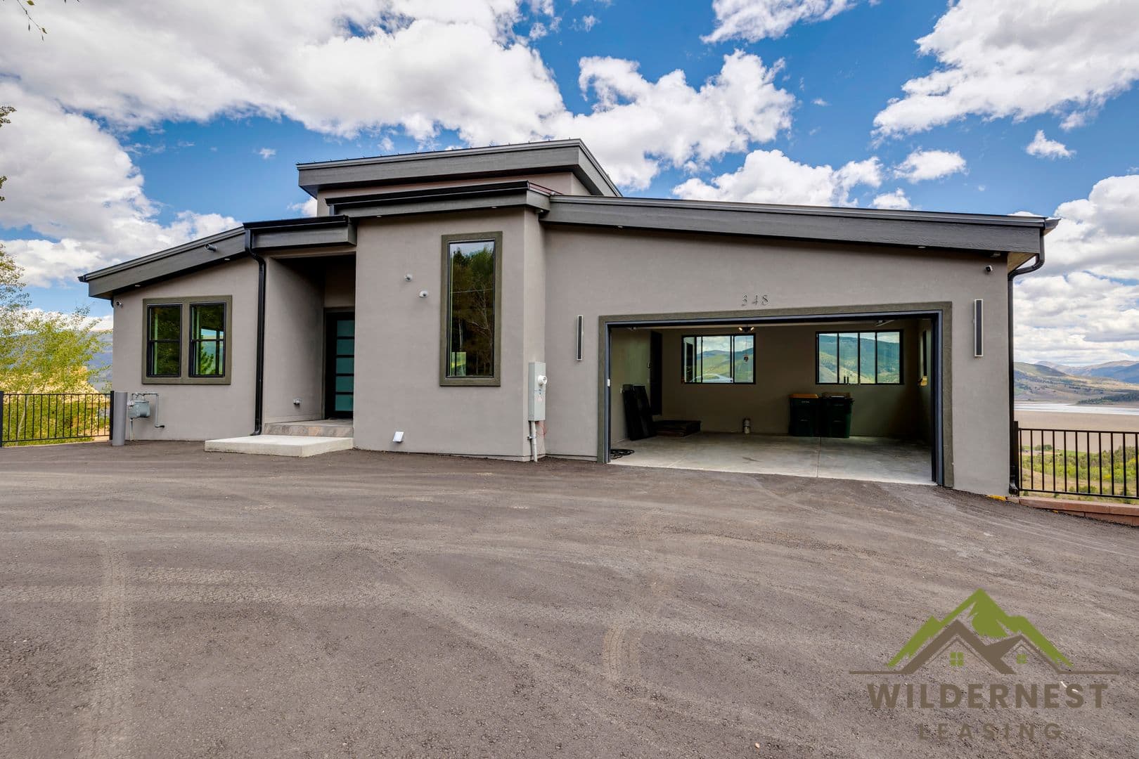 Silverthorne House: 348 Lake View Dr