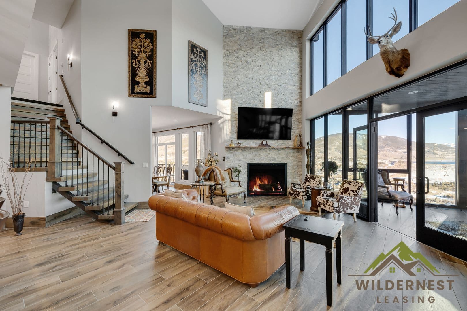 Silverthorne House: 332 Lake View Dr