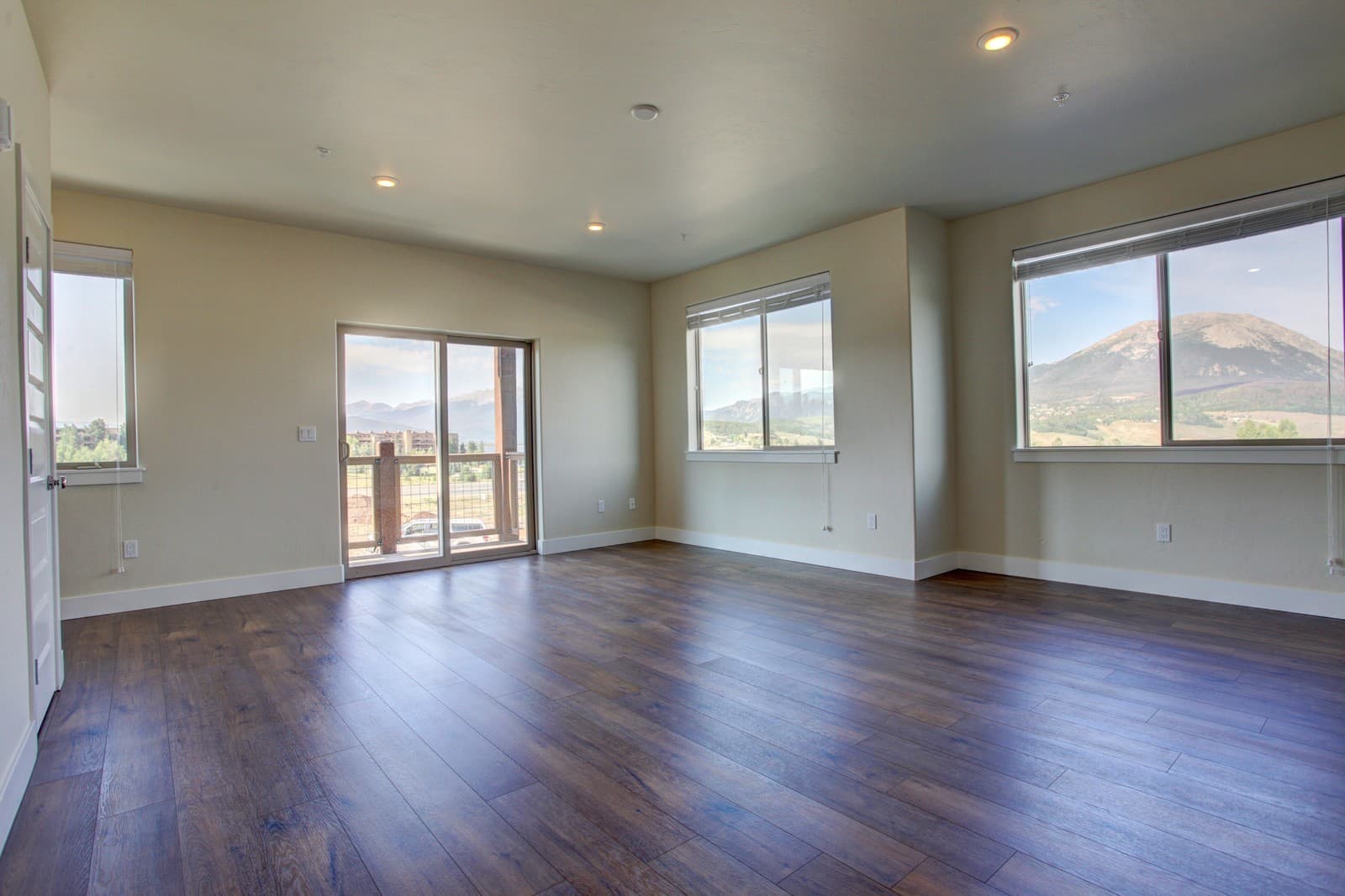 Dillon Apartment: 384 Dillon Ridge Rd