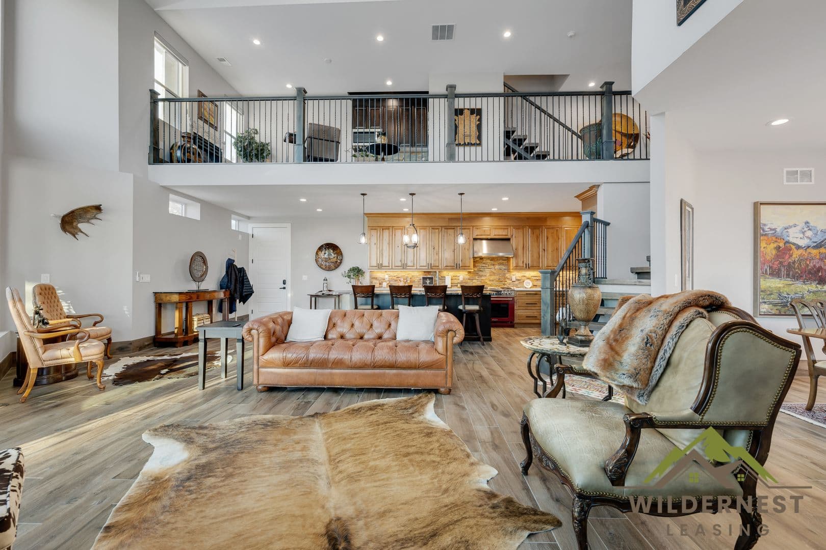 Silverthorne House: 332 Lake View Dr