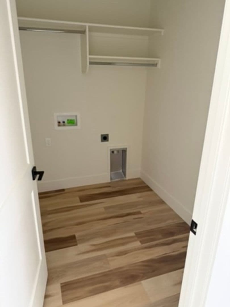 Wilder Apartment: 560 Desert Rose Ave