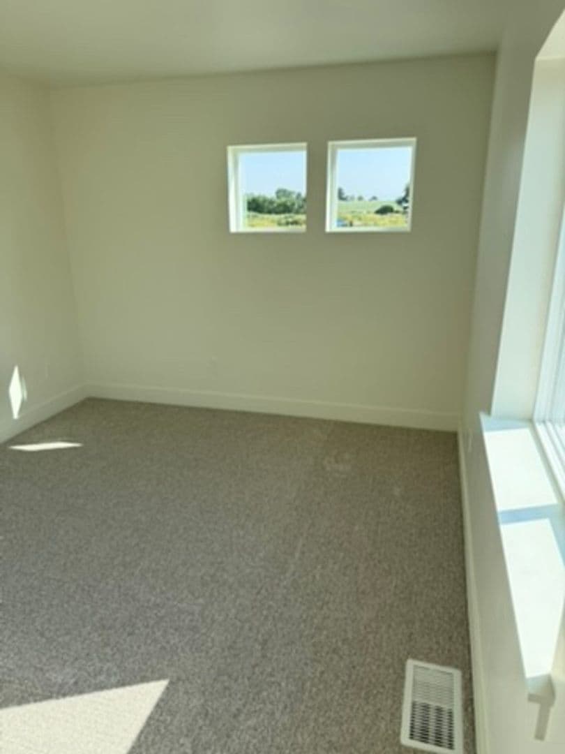 Wilder Apartment: 560 Desert Rose Ave