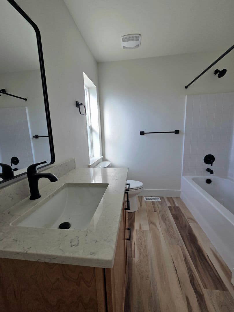 Wilder Apartment: Eden Rose Street