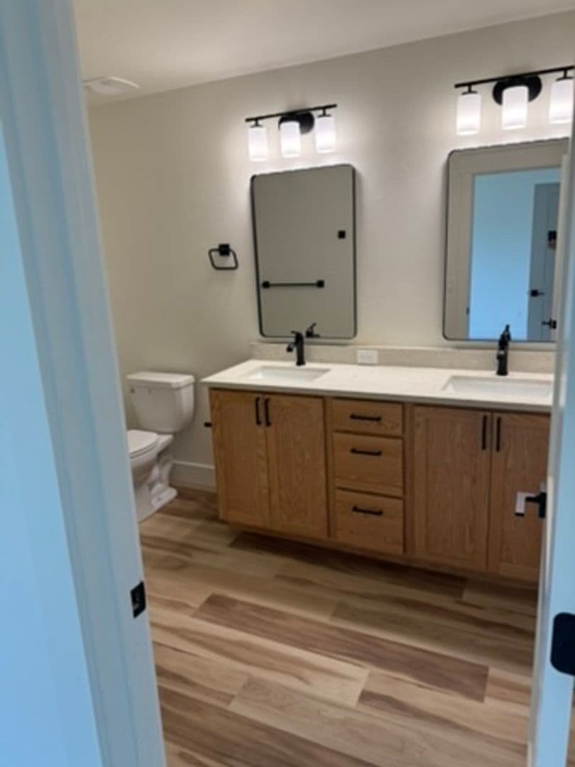 Wilder Apartment: 560 Desert Rose Ave