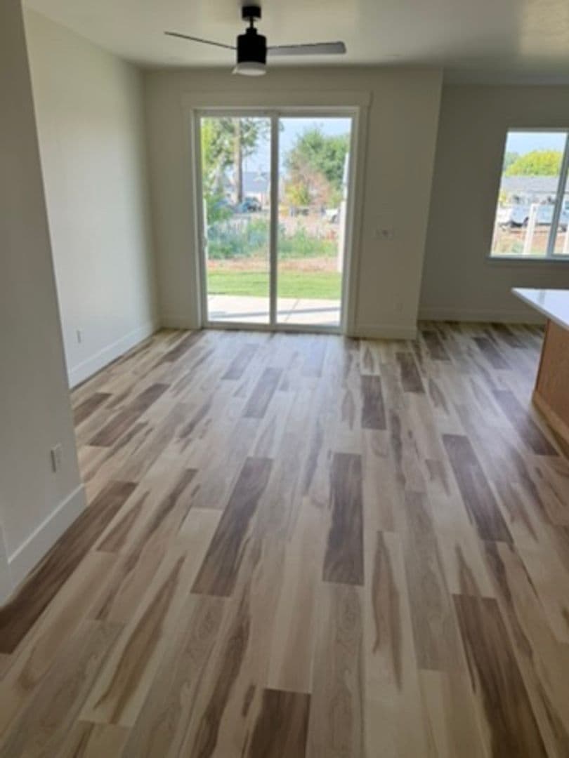 Wilder Apartment: 560 Desert Rose Ave