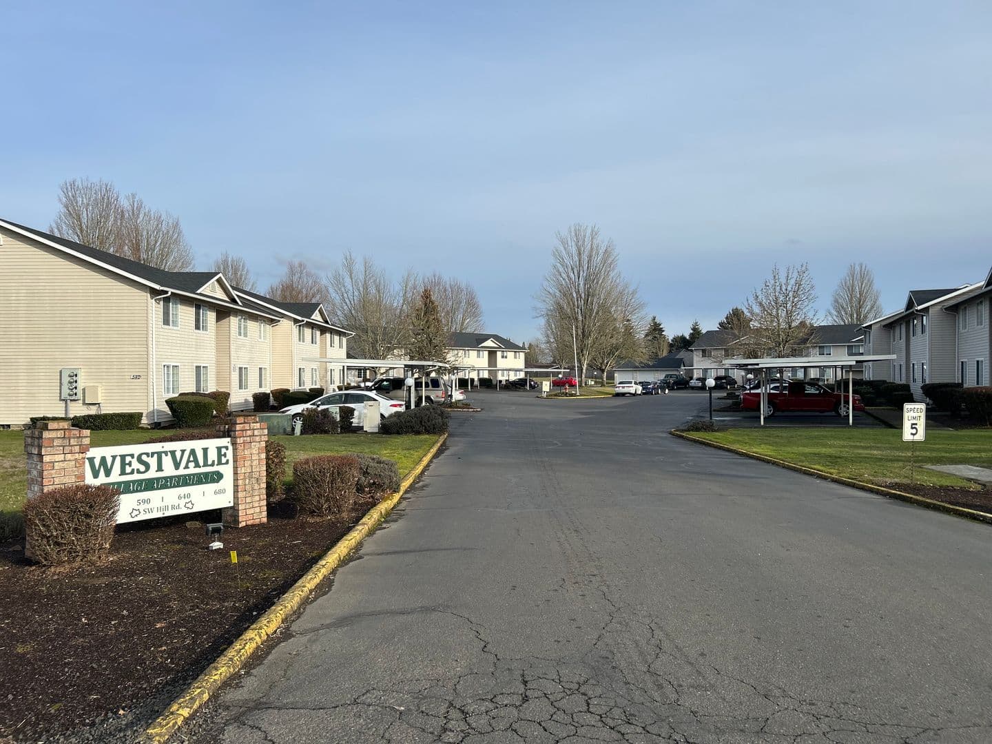 McMinnville Apartment: Multiple addresses  (see Unit)