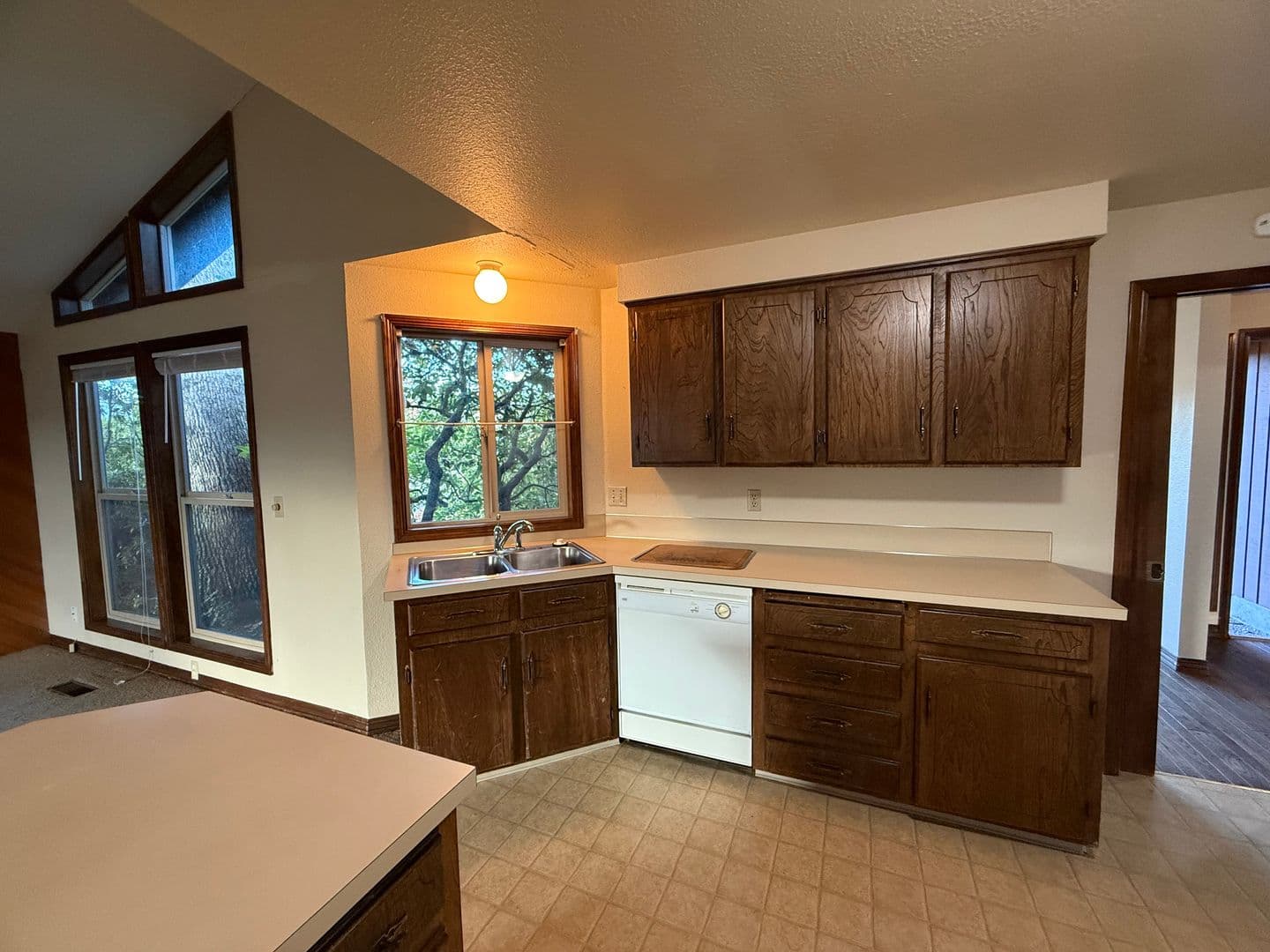 McMinnville House: 1150 NW Sunnywood Ct.