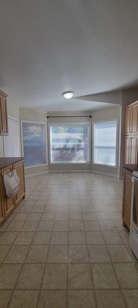 Sheridan House: 8090 Sawtell Rd
