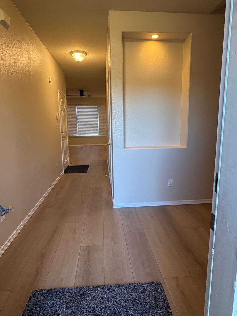 Newberg House: 413 Roger Smith Dr.