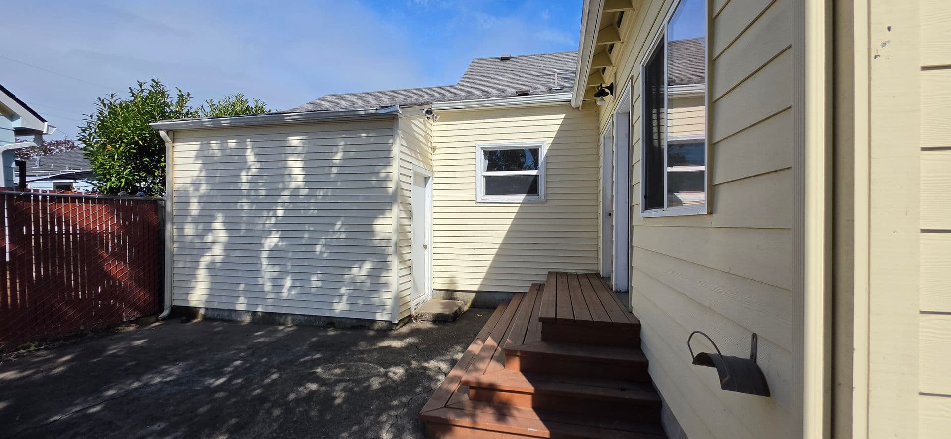 McMinnville House: 126 NW 12th St