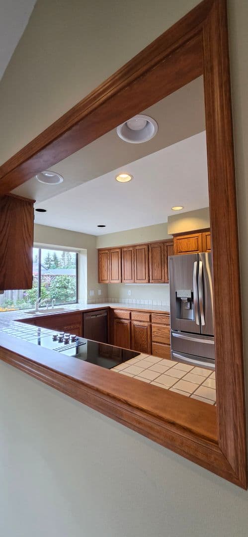 McMinnville House: 2200 NW Doral St